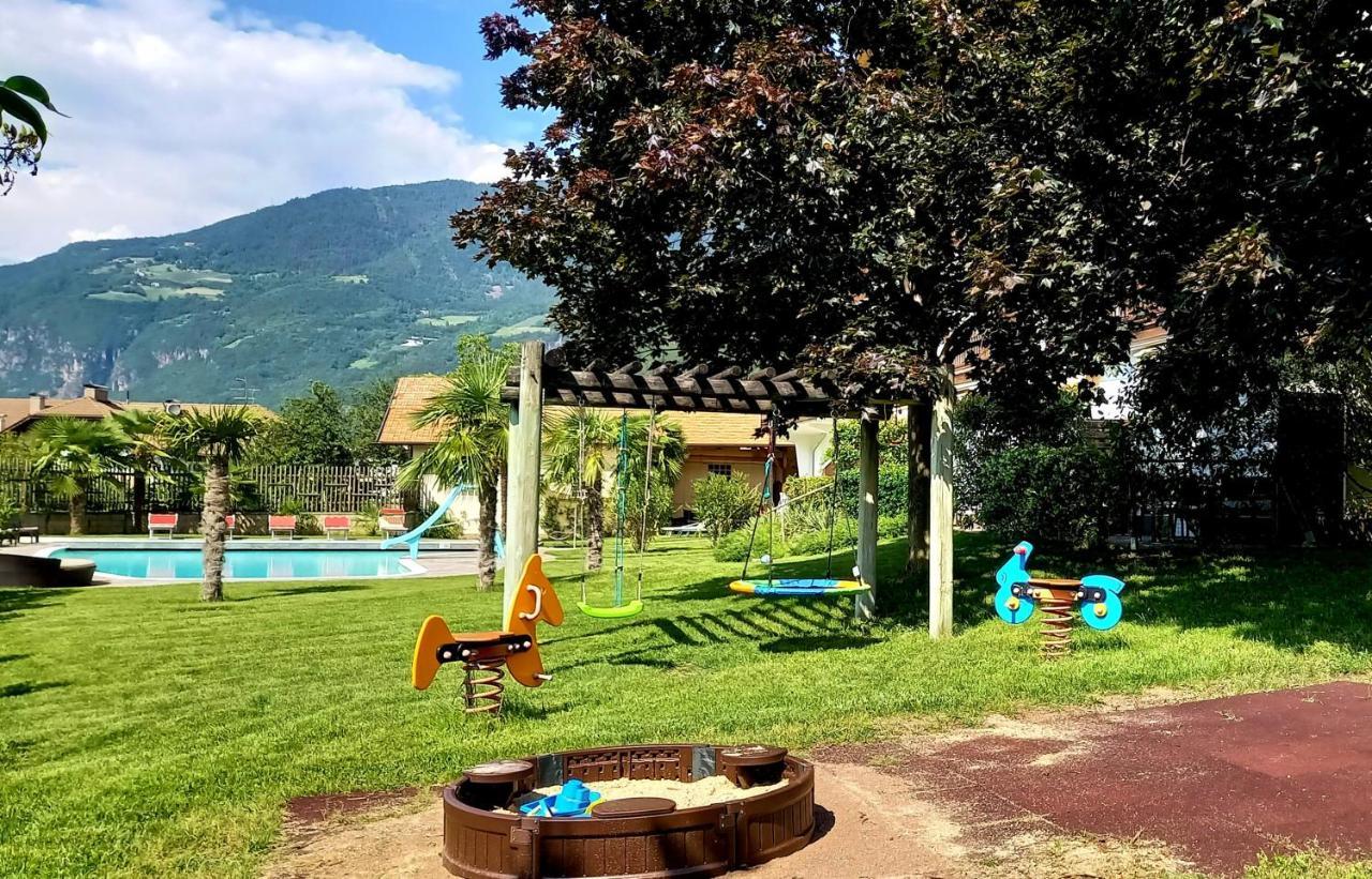 Hotel Garni Grüner Baum  Leifers Exterior foto