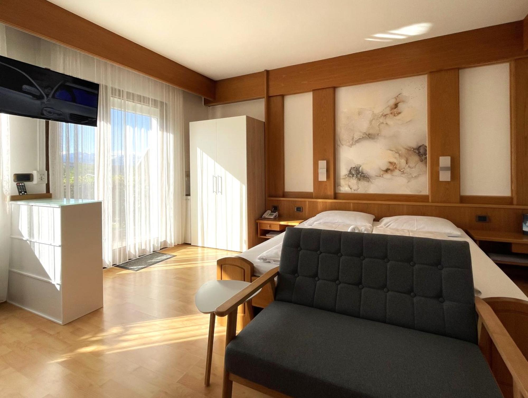 Hotel Garni Grüner Baum  Leifers Zimmer foto